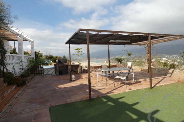 Villa for sale in Viñuela, Axarquia, Andalusia, Spain