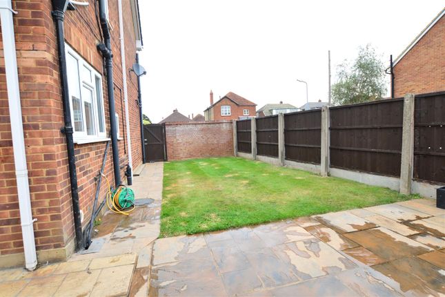 26, Victoria Road, Windsor photo 3