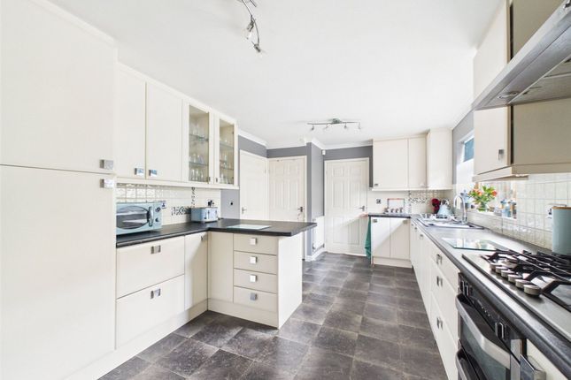 3 Meadowleigh Court New Road, Liskeard photo 3