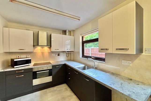 9 Meadow Rise, Nottingham photo 3