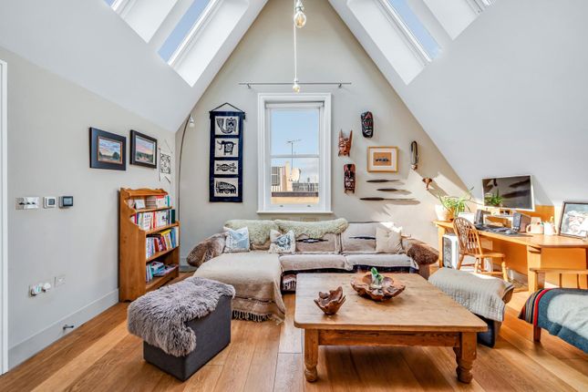 Flat 5, 264, Chiswick High Road, London photo 4