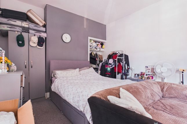 Room 5, 21 Kingsbench Street, Hull photo 4
