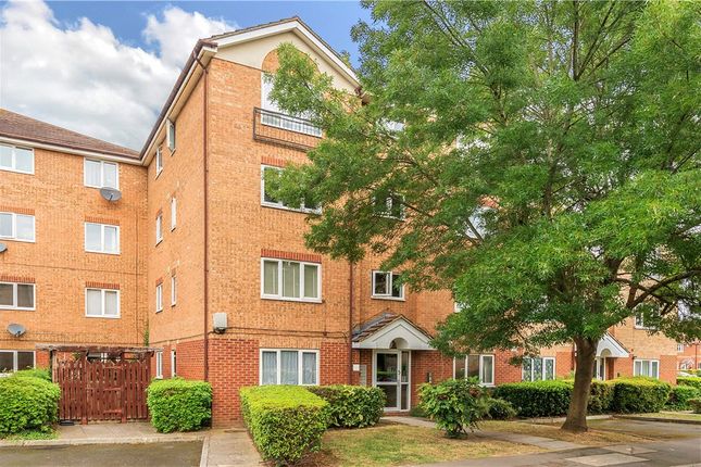 Thumbnail Flat for sale in Varsity Drive, Twickenham