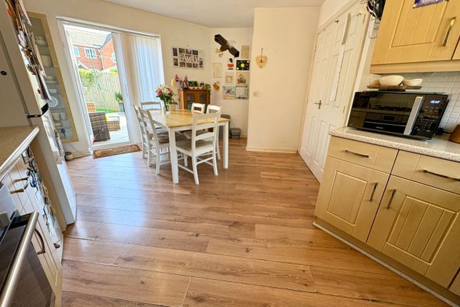 5, Berrywell Drive, Leicester photo 3