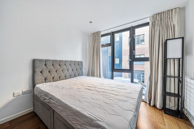 1358338-15-68Da49...