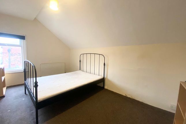 185a, Town Street, Leeds photo 4