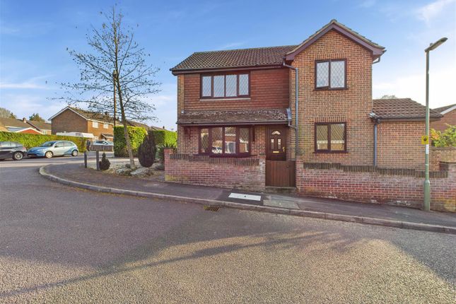 St Simon Close, Locks Heath SO31, 3 bedroom detached house for sale ...