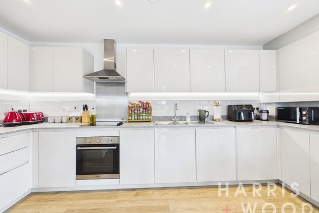39 Doughton Road, Kelvedon, Essex photo 3