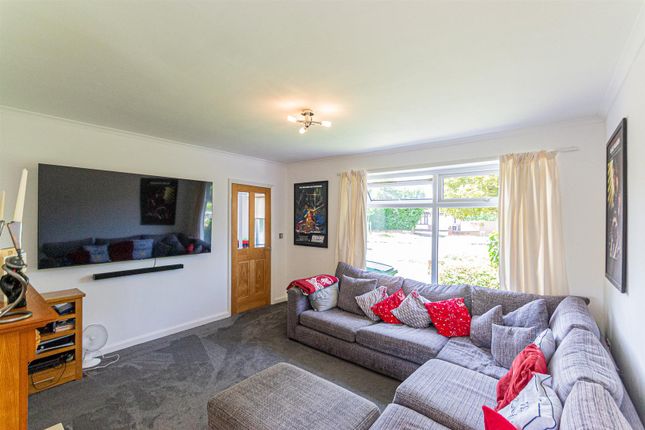 3, Willow Drive, Warrington photo 2