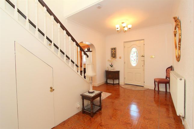 Hall B.Jpg
