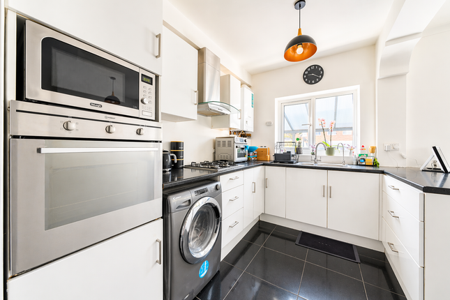 5, Crescent Grove, Mitcham photo 4