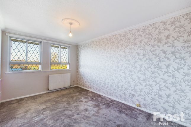 10, Maisie Webster Close, Stanwell photo 4