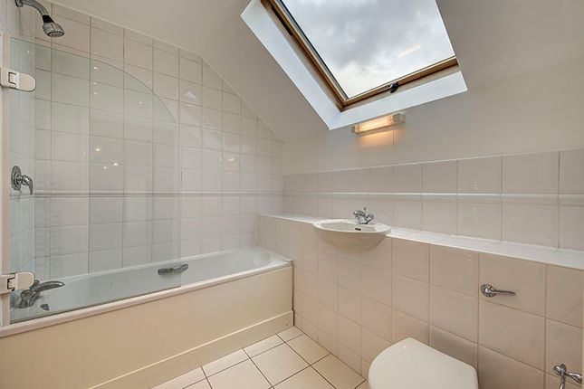 18, Taverners Lodge, Cockfosters Road photo 4