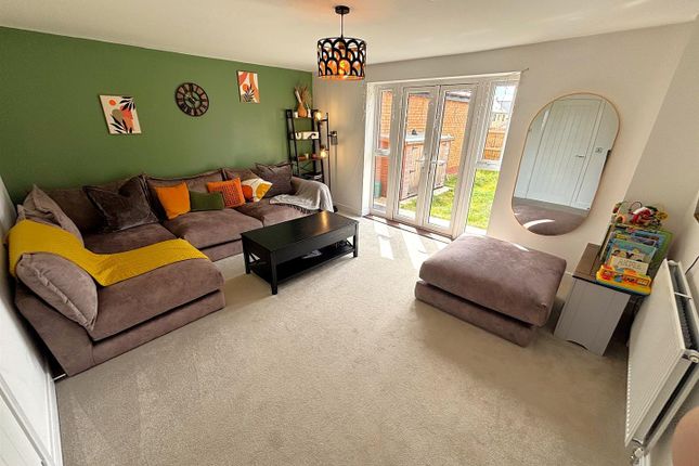 3, Mistletoe Gardens, Corby photo 2