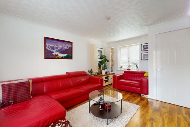 14, Groombridge, Milton Keynes photo 2