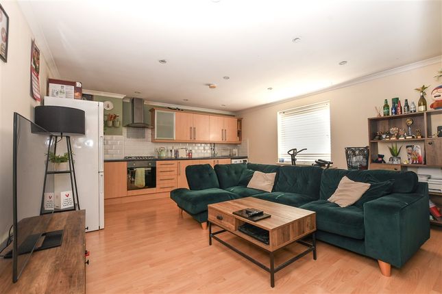 Denton Close, Redhill photo 4