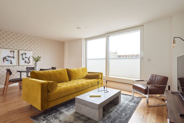 Thumbnail Flat to rent in Castle Road, London