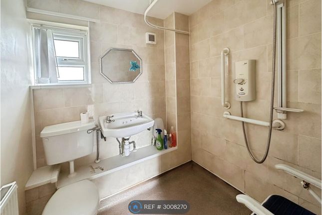 Lupton St, Leeds photo 3