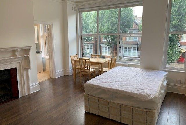 Studio to rent in Princes Avenue, Muswell Hill