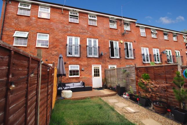 4-bed house on 55, Merrick Close, Stevenage, £400,000