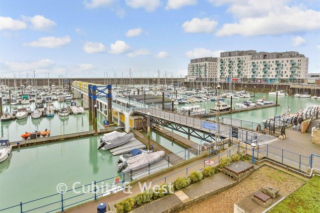 3-bed flat on Copenhagen Court, The Strand, Brighton, £425,000
