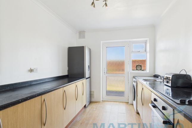 29, Fernhurst Crescent, Brighton photo 3