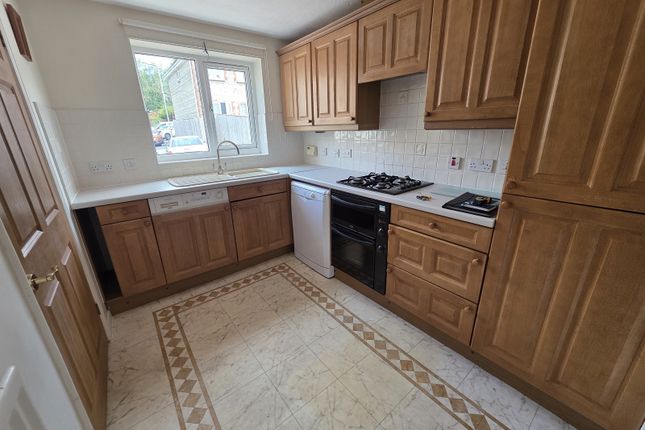 6, Ffordd Ger Y Llyn, Swansea photo 3