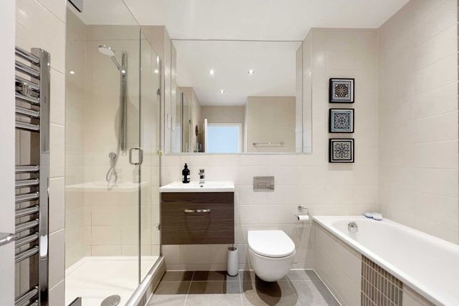 37, Westmount Close, Worcester Park photo 4
