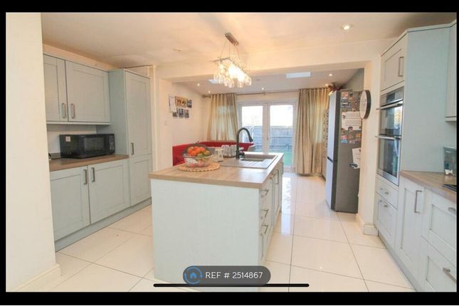 Nash Close, Sutton photo 3
