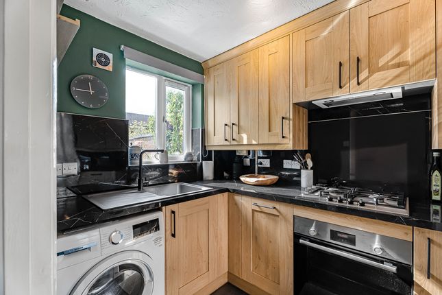 1, Weavercroft, Didcot photo 3