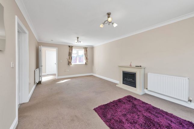 3b, Nursery Drive, March photo 2