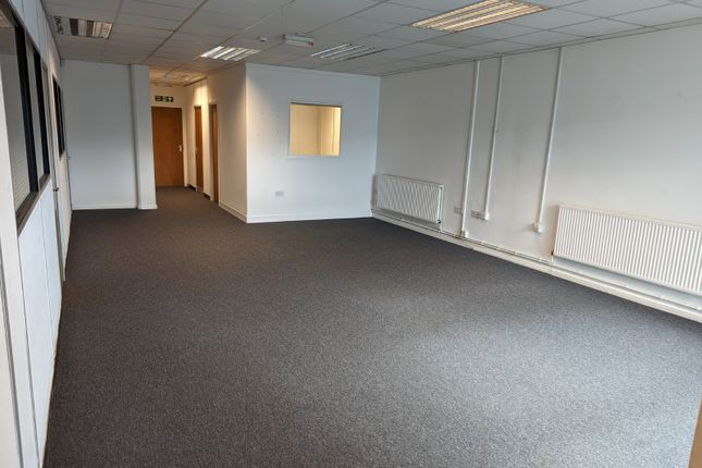Thumbnail Office to let in Parkside Lane, Leeds