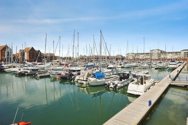Flat 23, Fiador Court, 6, Midway Quay, Eastbourne photo 2