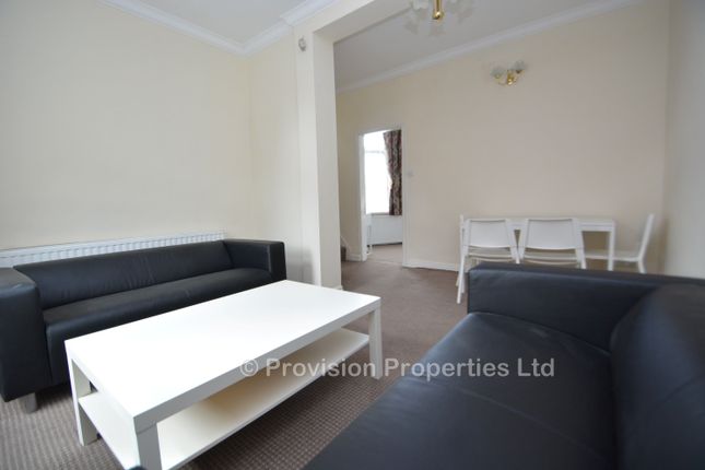 Flats To Let In Woodsley Road Hyde Park Leeds Ls3 Apartments