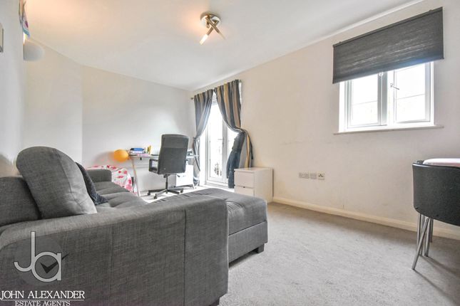 Flat for sale in Hardie's Point, Hawkins Point, Colchester