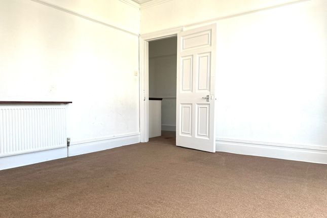 Flat to rent in Cunningham Park, Harrow