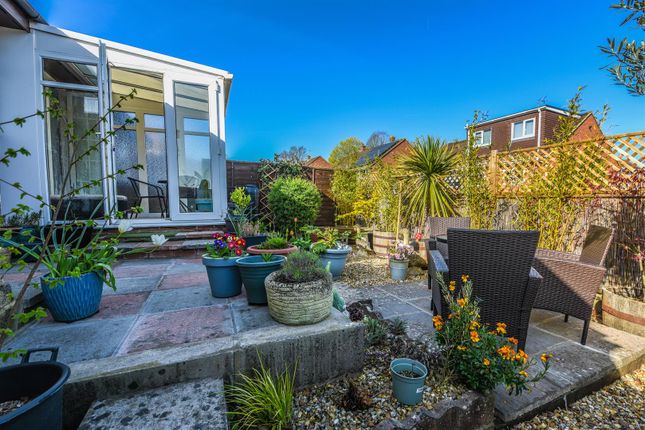 21, Shutehay Drive, Cam, Dursley photo 2