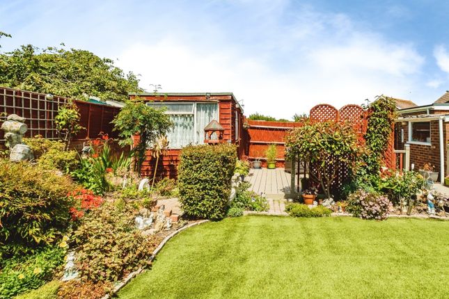 7, Seaside Close, Lancing photo 4