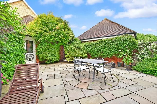Thumbnail Town house for sale in Willowbank, Sandwich, Kent
