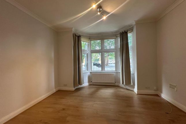 85A, Boston Manor Road, Brentford photo 2