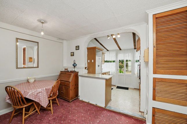79, Curzon Avenue, Enfield photo 4