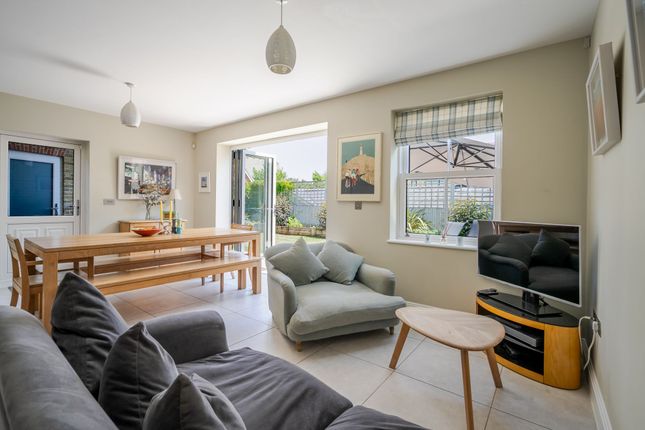 23 Kensington Mews, Windsor photo 3