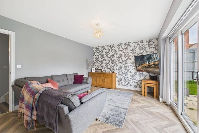 26, Rowton Drive, Hull photo 4