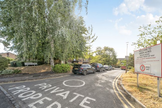 3, Green Acres, Croydon photo 2
