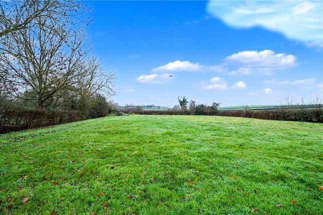 Lintalee,, Lower Hartwell, Buckinghamshire photo 3
