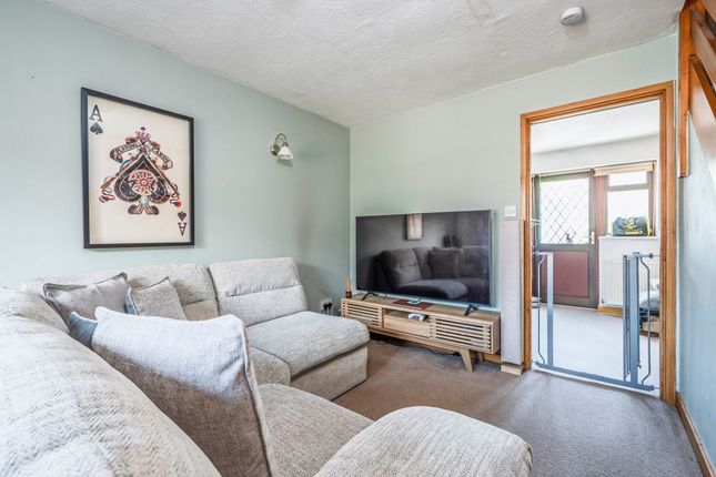 8 St. Peters Court, Moreton-In-Marsh photo 3