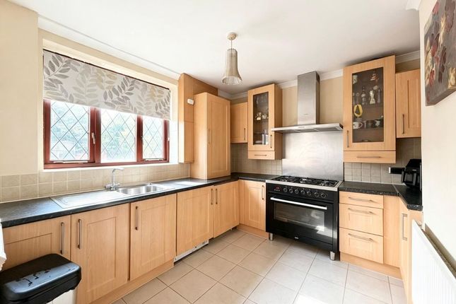 114 Retford Road, Romford photo 5