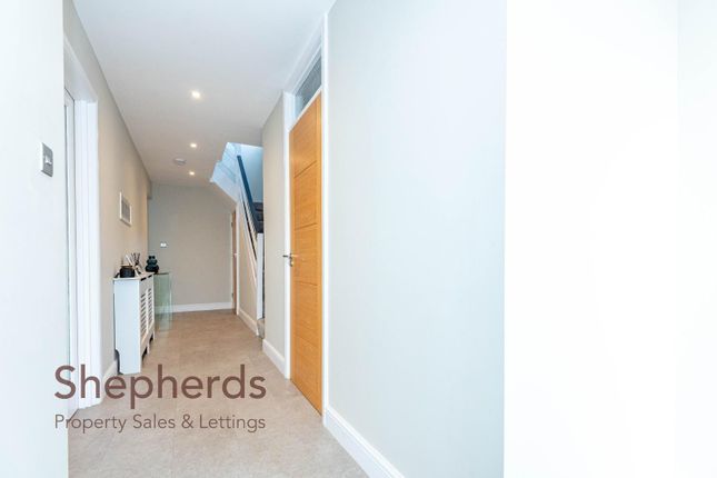 Tatsfield Avenue, Nazeing photo 3