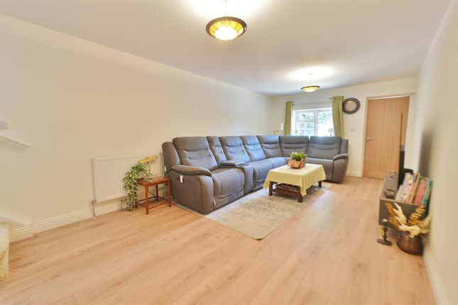 1a, South Green, Slough photo 2