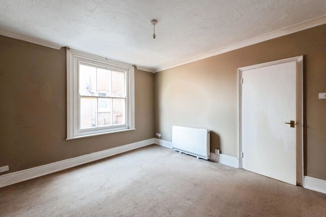 Flat 6, 47, Victoria Road North, Hampshire photo 4